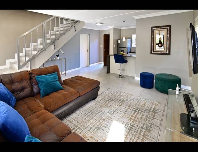 3 BEDROOM DUPLEX FOR SALE IN KYALAMI HILLS